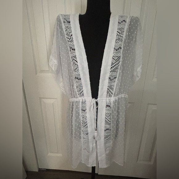 Elegant White Cover Up - Picture 1 of 5